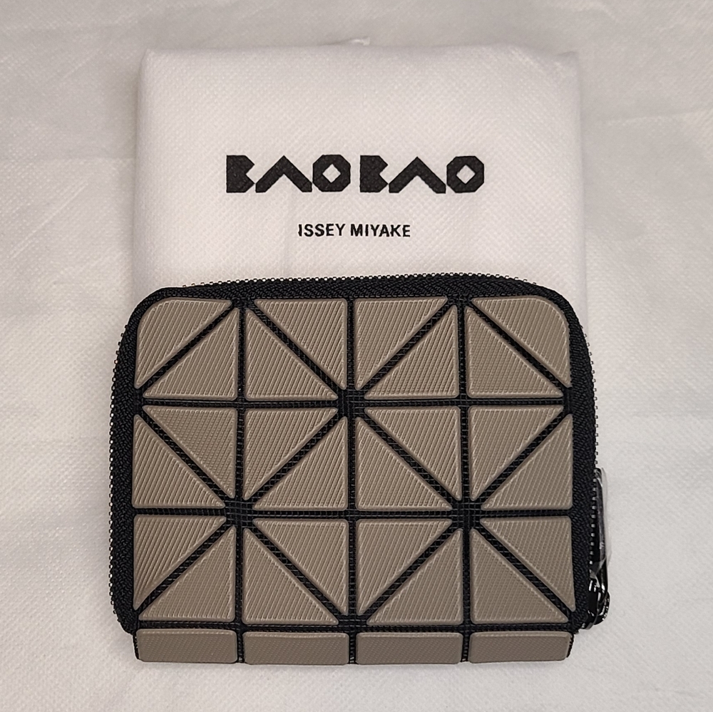NWT Bao Bao Issey Miyake Jam Wallet- Khaki